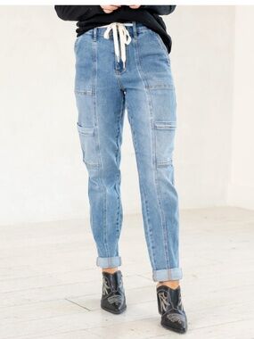 JUDY BLUE Meadow Breeze High Rise Cuffed Cargo Jogger Medium Wash Size 9/29